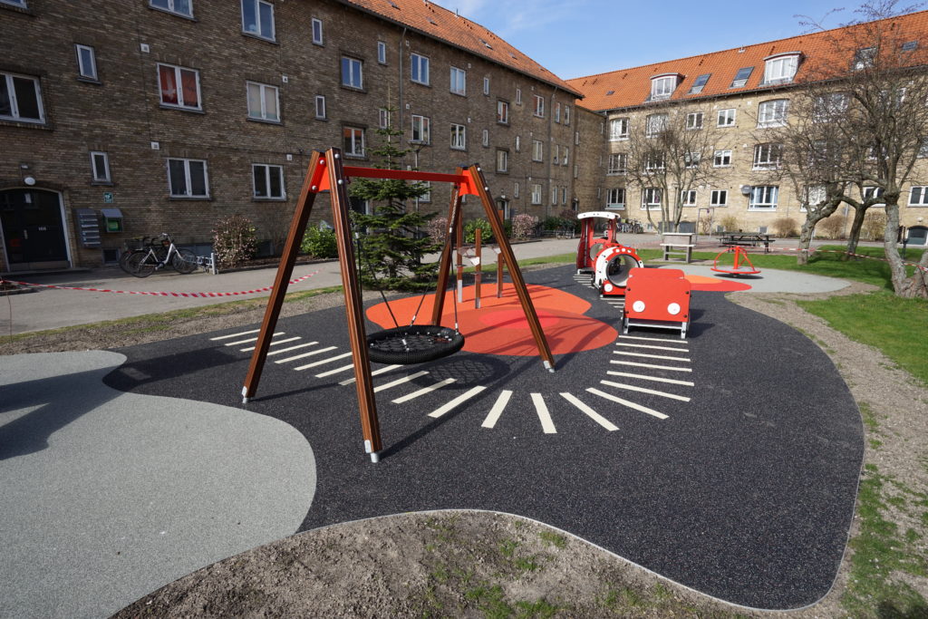 Balançoire avec siège de groupe