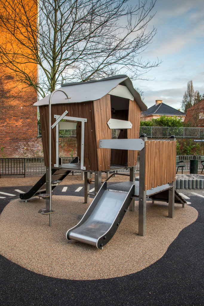 Grande maisonnette de jeu